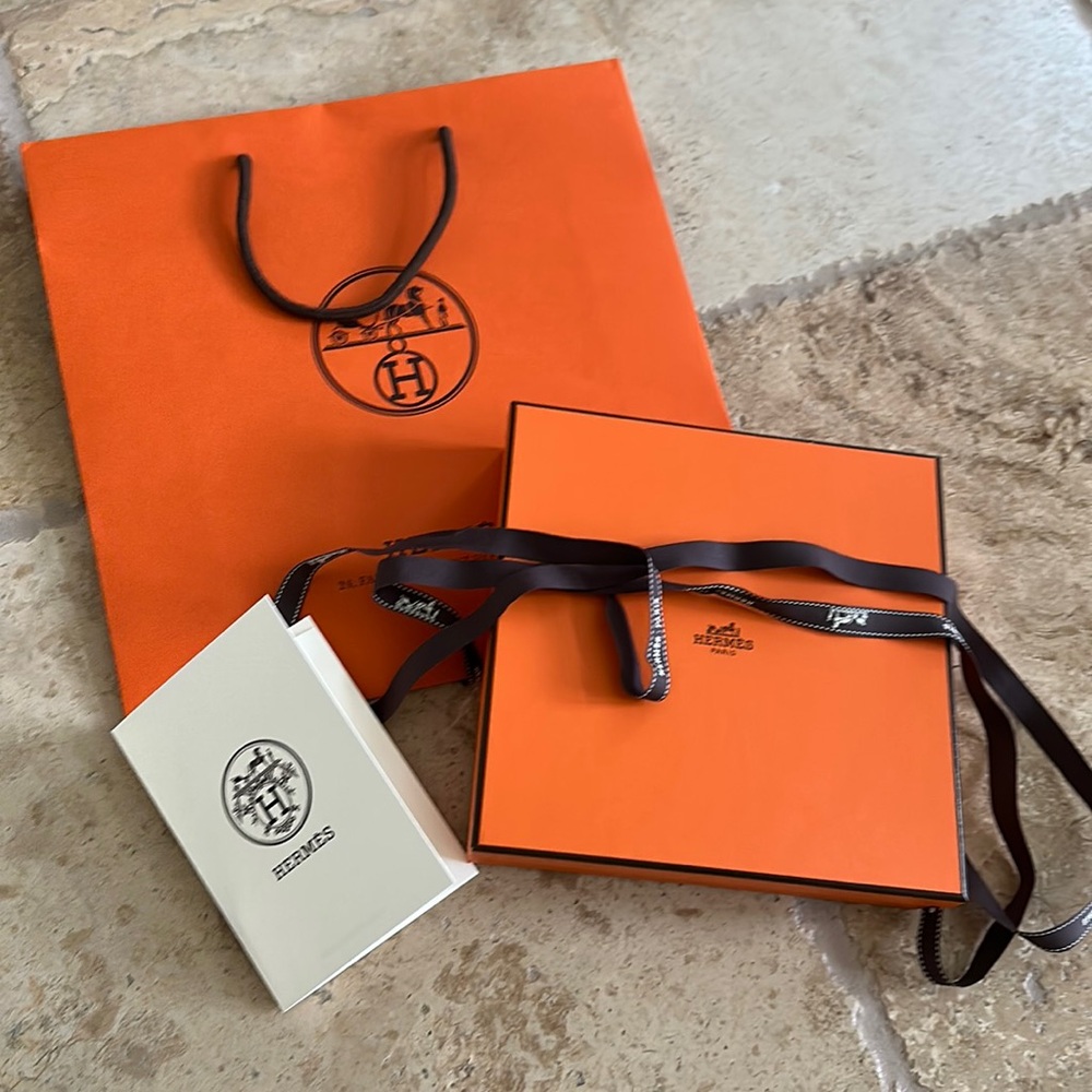 Hermes gift wrapping